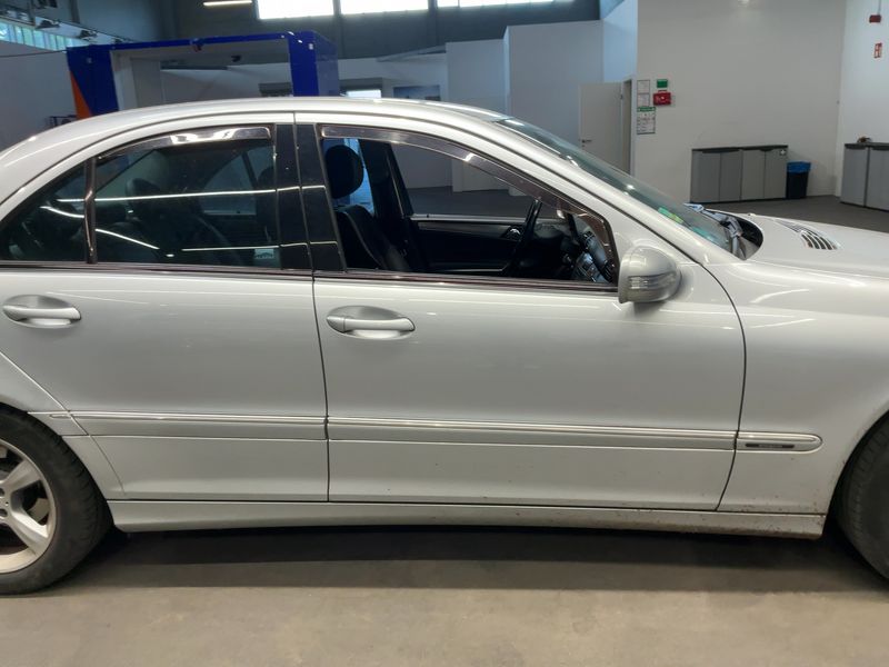 Mercedes-Benz C-Klasse C 200 Kompressor Avantgarde 2005 – снимка 10