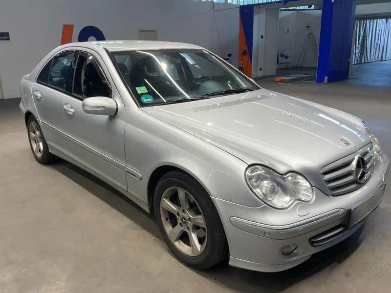 Mercedes-Benz C-Klasse C 200 Kompressor Avantgarde 2005 – снимка 12