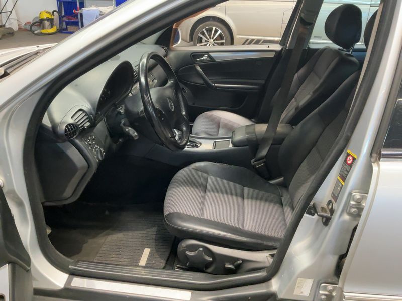 Mercedes-Benz C-Klasse C 200 Kompressor Avantgarde 2005 – снимка 17