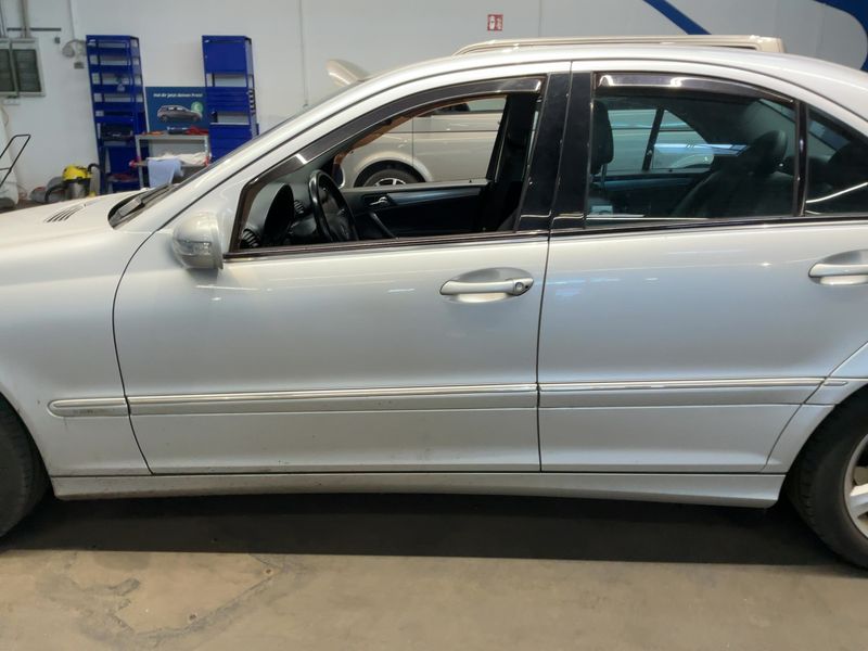 Mercedes-Benz C-Klasse C 200 Kompressor Avantgarde 2005 – снимка 4