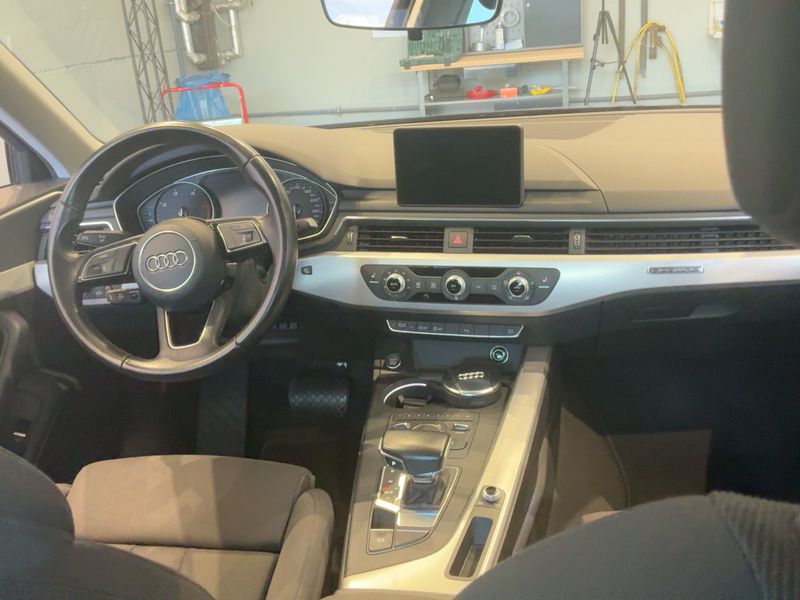 Audi A4 2.0 TDI quattro Sport 2016 – снимка 18