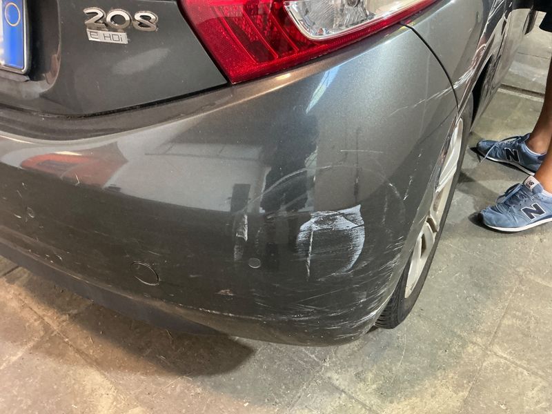 Peugeot 208 1.6 e-HDi Allure 2012 – снимка 27