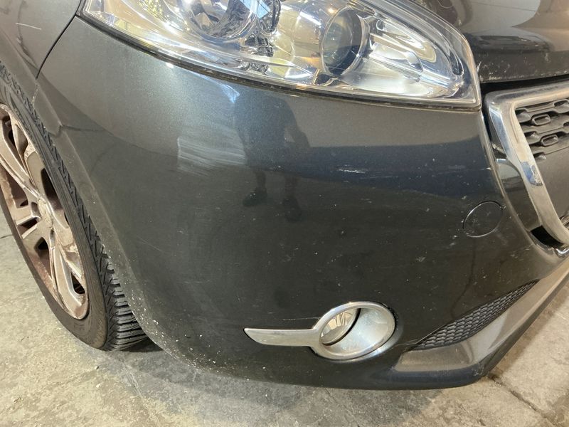 Peugeot 208 1.6 e-HDi Allure 2012 – снимка 28