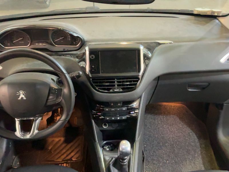 Peugeot 208 1.6 e-HDi Allure 2012 – снимка 17