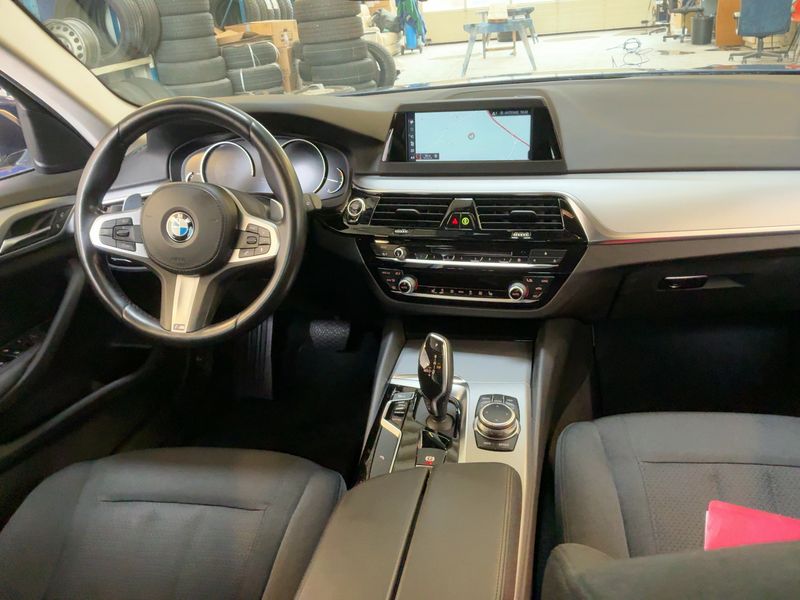 BMW 5er 530d 2018 – снимка 17