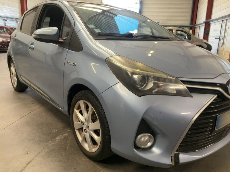 Toyota Yaris 1.5 Hybrid Attitude 2015 – снимка 12