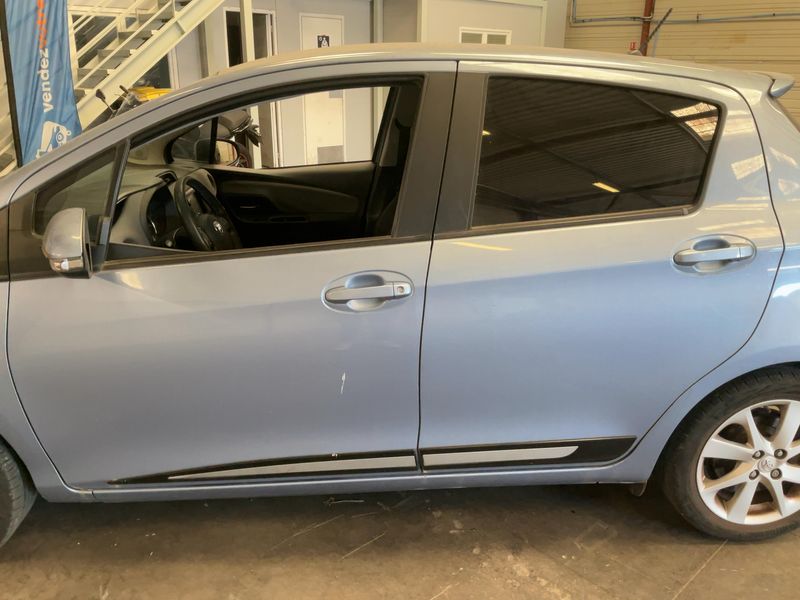 Toyota Yaris 1.5 Hybrid Attitude 2015 – снимка 4