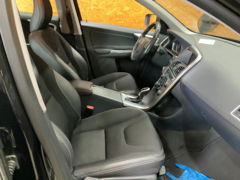 Volvo XC60 2.0 D4 Kinetic 2WD 2016 – снимка 16
