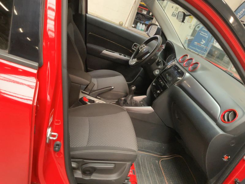 Suzuki Vitara 1.0 BoosterJet Comfort 2018 – снимка 16