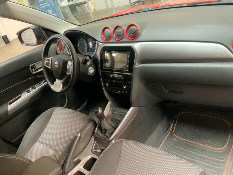 Suzuki Vitara 1.0 BoosterJet Comfort 2018 – снимка 17