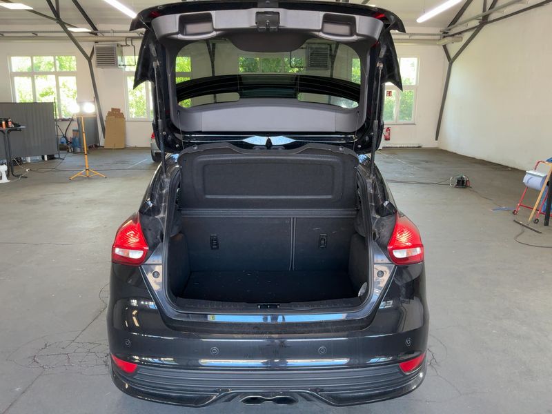 Ford Focus 2.0 EcoBoost ST 2018 – снимка 15