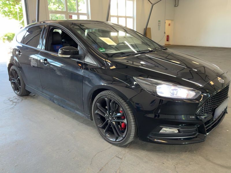 Ford Focus 2.0 EcoBoost ST 2018 – снимка 12