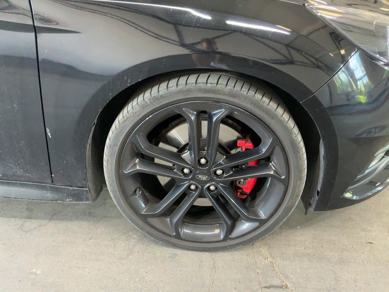 Ford Focus 2.0 EcoBoost ST 2018 – снимка 11