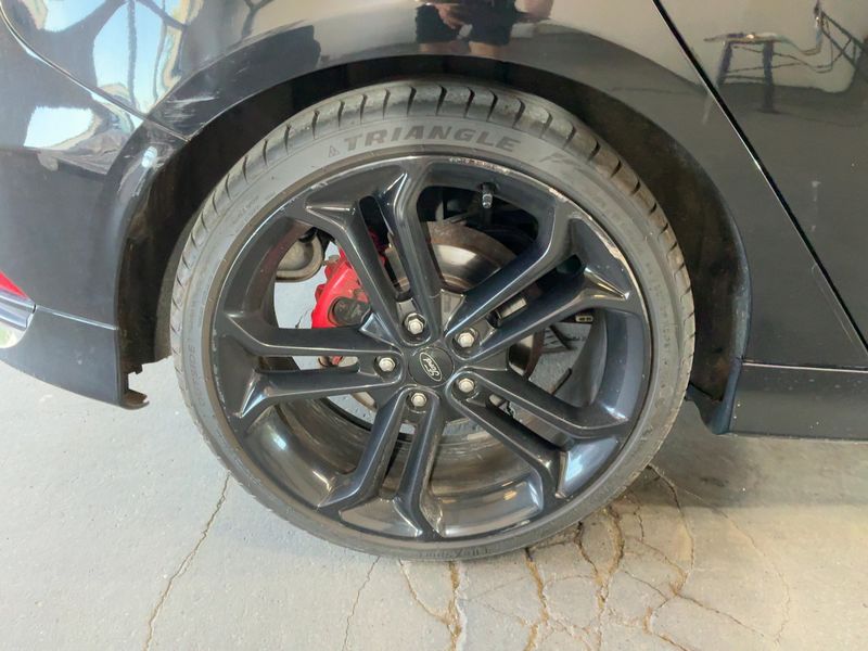 Ford Focus 2.0 EcoBoost ST 2018 – снимка 9