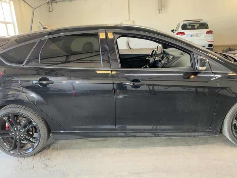 Ford Focus 2.0 EcoBoost ST 2018 – снимка 10