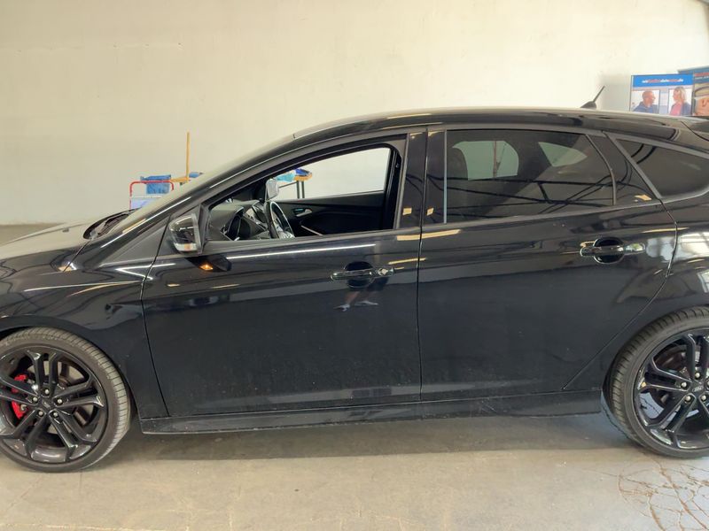 Ford Focus 2.0 EcoBoost ST 2018 – снимка 4