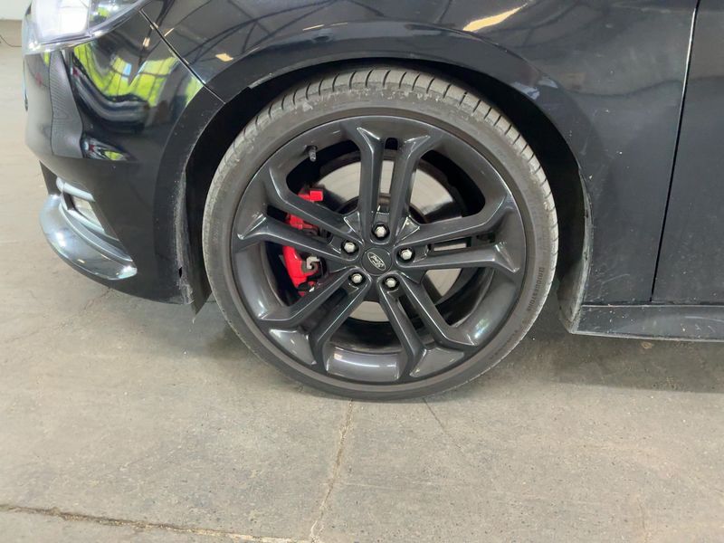 Ford Focus 2.0 EcoBoost ST 2018 – снимка 3