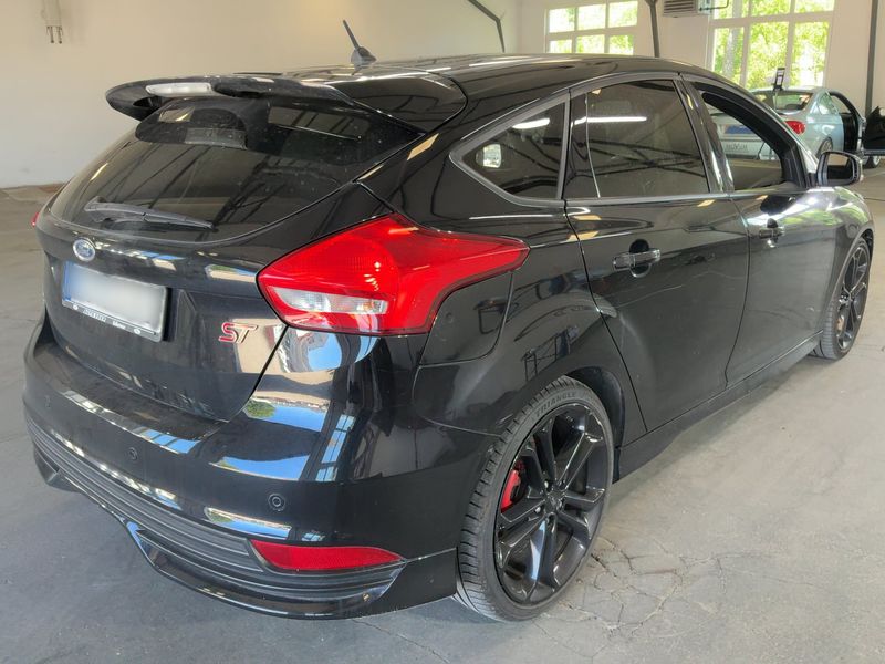 Ford Focus 2.0 EcoBoost ST 2018 – снимка 8