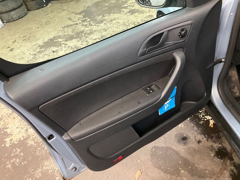 Skoda Yeti 1.8 TSI Active Plus Edition 4x4 2011 – снимка 36