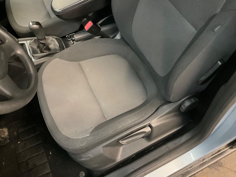 Skoda Yeti 1.8 TSI Active Plus Edition 4x4 2011 – снимка 35
