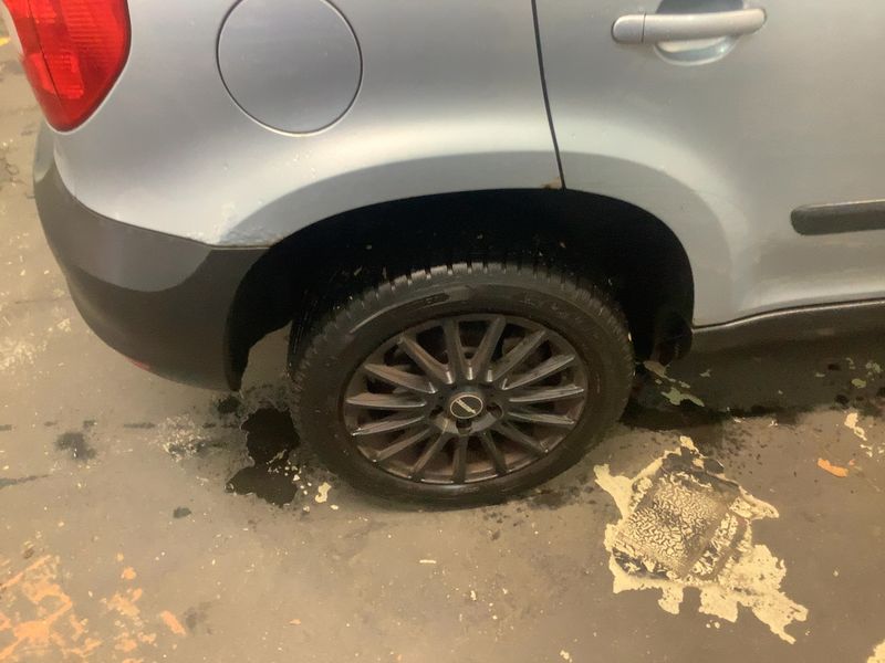 Skoda Yeti 1.8 TSI Active Plus Edition 4x4 2011 – снимка 9