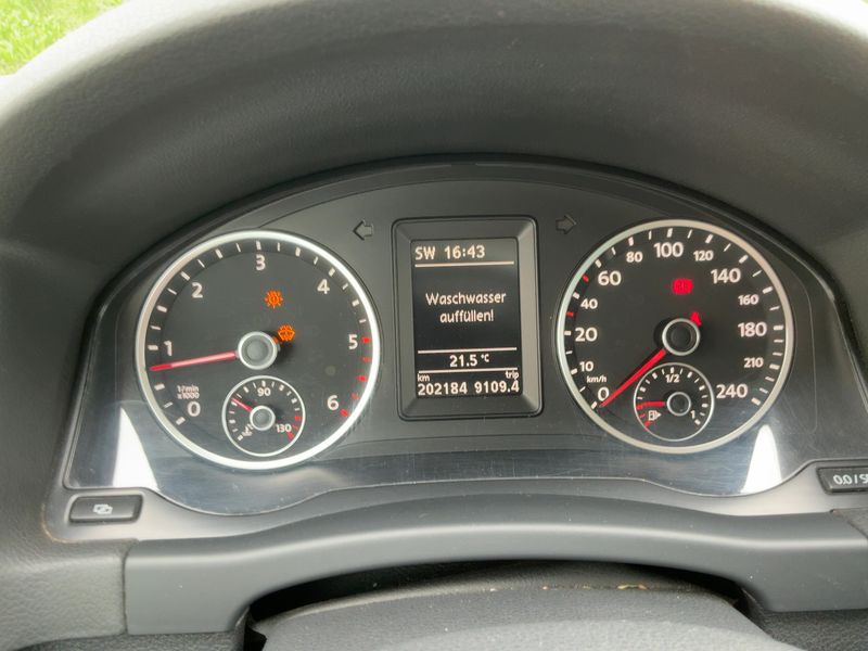 Volkswagen Tiguan 2.0 TDI Track & Field 4Motion 2011 – снимка 19