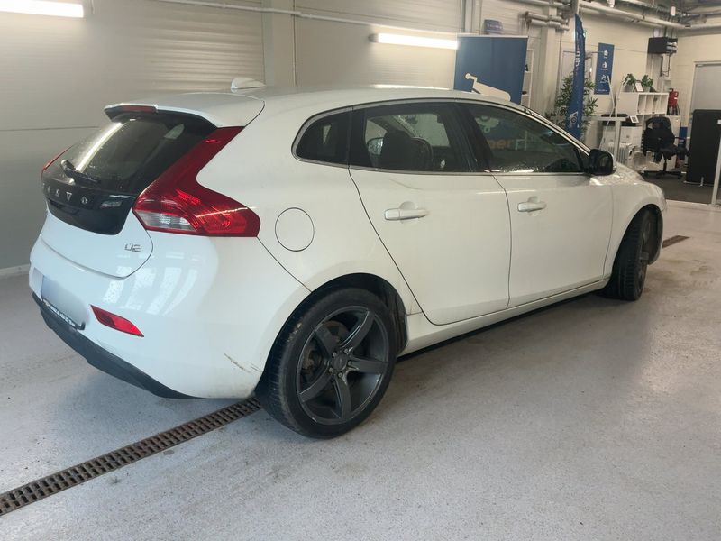 Volvo V40 1.6 D2 Momentum 2013 – снимка 8