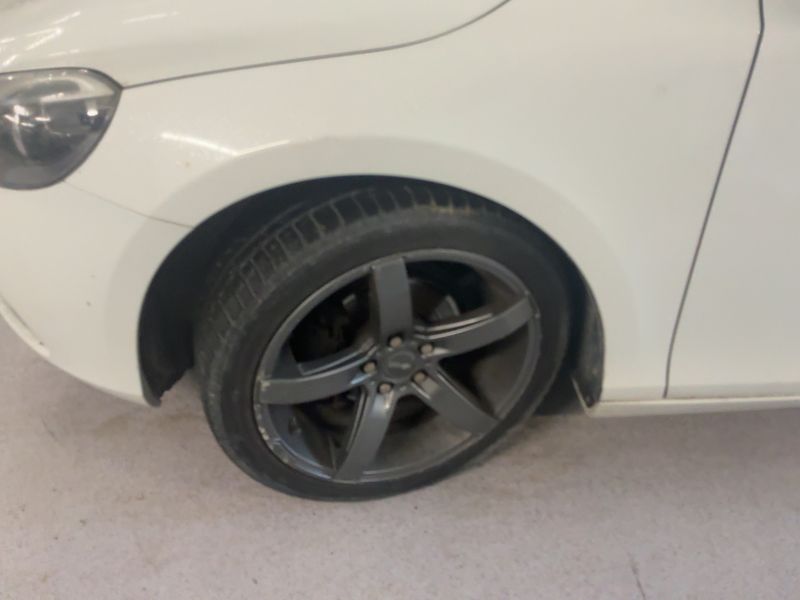 Volvo V40 1.6 D2 Momentum 2013 – снимка 3