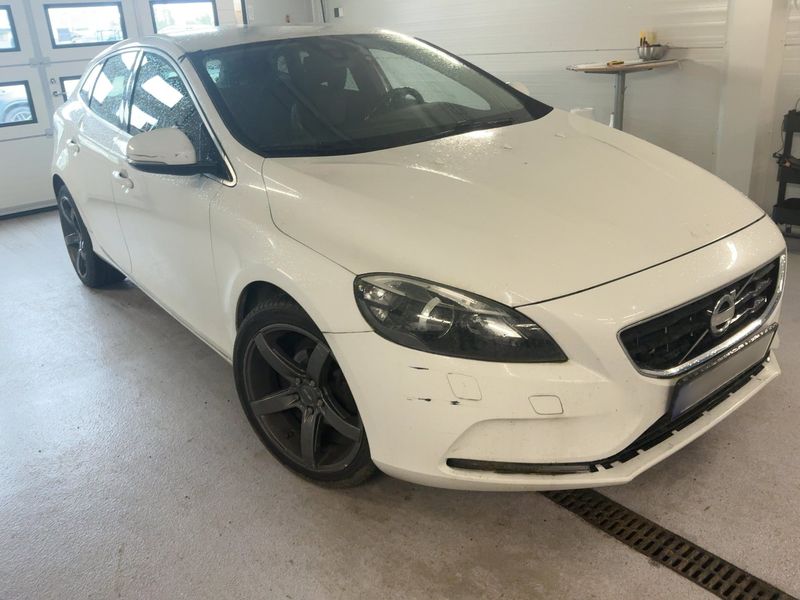 Volvo V40 1.6 D2 Momentum 2013 – снимка 12