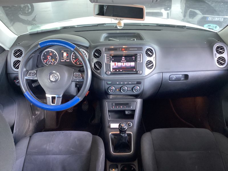 Volkswagen Tiguan 2.0 TDI T1 Sport BlueMotion Tech 2016 – снимка 17