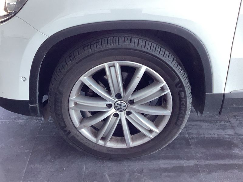 Volkswagen Tiguan 2.0 TDI T1 Sport BlueMotion Tech 2016 – снимка 3