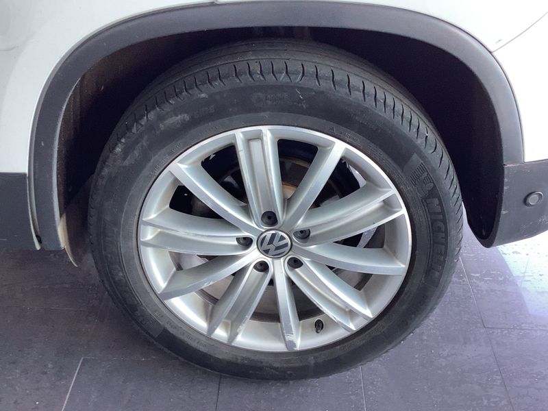 Volkswagen Tiguan 2.0 TDI T1 Sport BlueMotion Tech 2016 – снимка 5