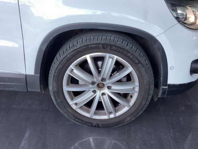 Volkswagen Tiguan 2.0 TDI T1 Sport BlueMotion Tech 2016 – снимка 11