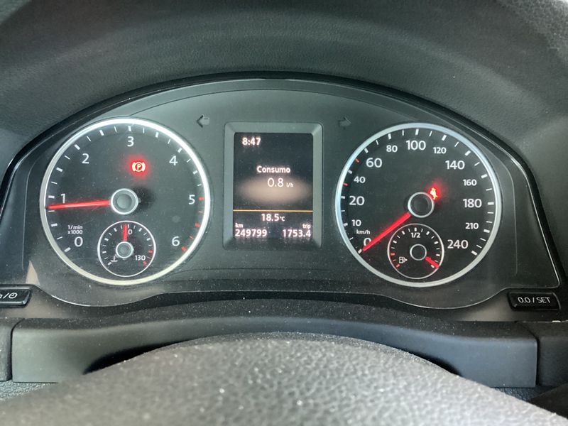 Volkswagen Tiguan 2.0 TDI T1 Sport BlueMotion Tech 2016 – снимка 18
