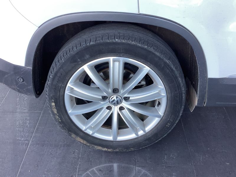 Volkswagen Tiguan 2.0 TDI T1 Sport BlueMotion Tech 2016 – снимка 9