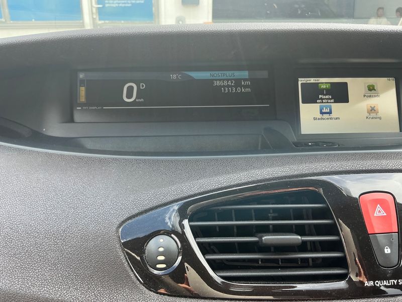Renault Scenic 2.0 dCi Exception 2011 – снимка 4