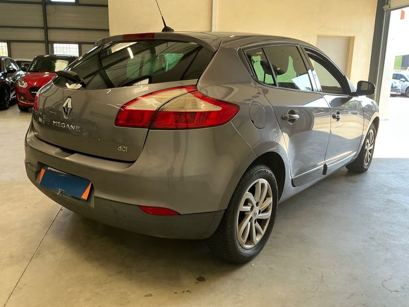 Renault Megane 1.5 dCi Dynamique 2013 – снимка 2