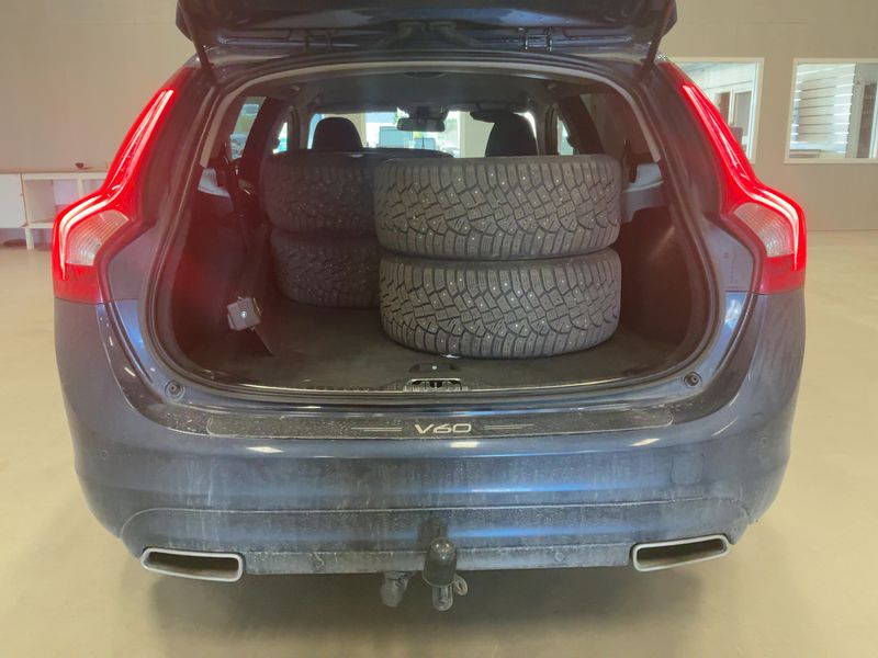 Volvo V60 2.0 D4 Momentum 2014 – снимка 16