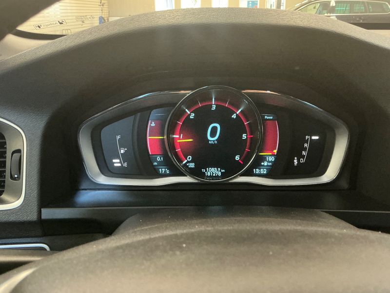 Volvo V60 2.0 D4 Momentum 2014 – снимка 19