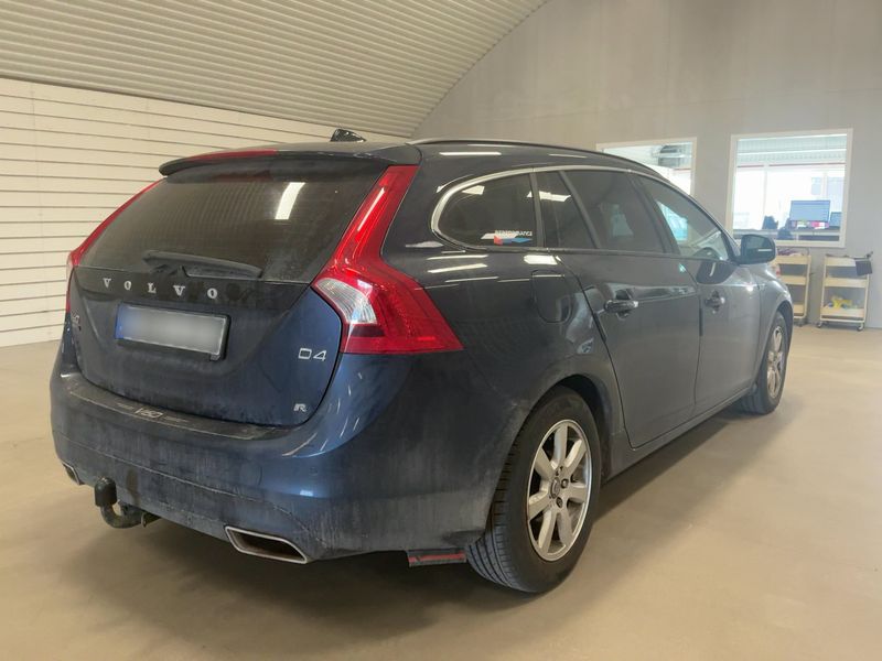 Volvo V60 2.0 D4 Momentum 2014 – снимка 8