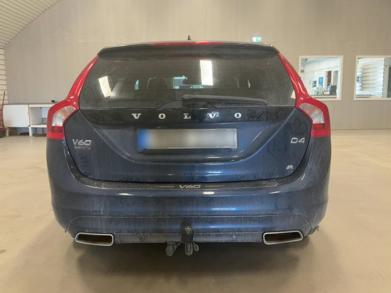 Volvo V60 2.0 D4 Momentum 2014 – снимка 7