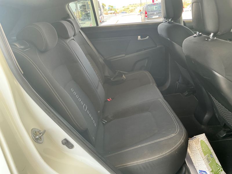 Kia Sportage 1.7 CRDi Drive 4x2 2015 – снимка 19