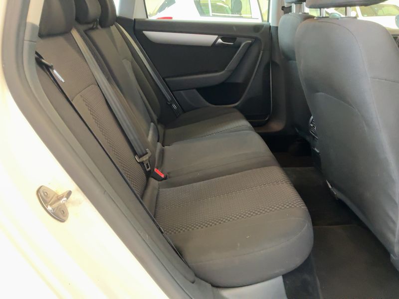 Volkswagen Passat 1.4 TSI Trendline BlueMotion Tech 2014 – снимка 20