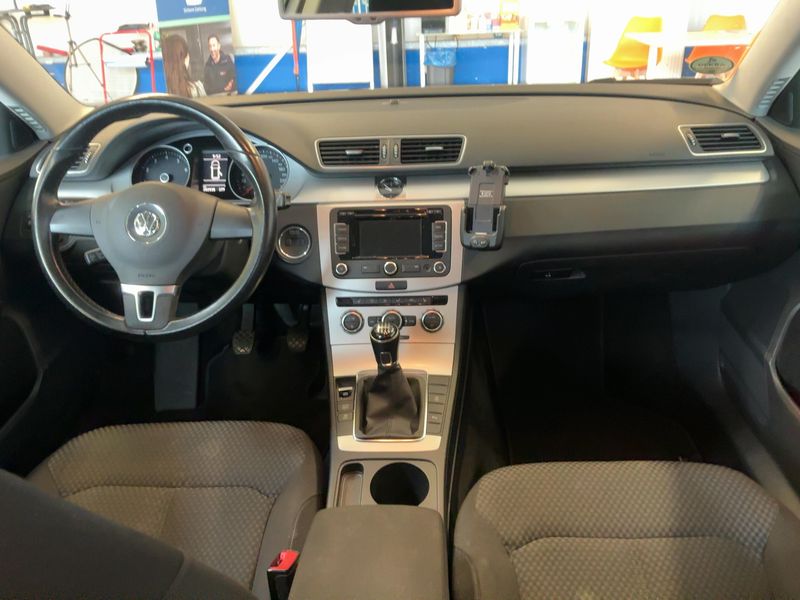Volkswagen Passat 1.4 TSI Trendline BlueMotion Tech 2014 – снимка 18