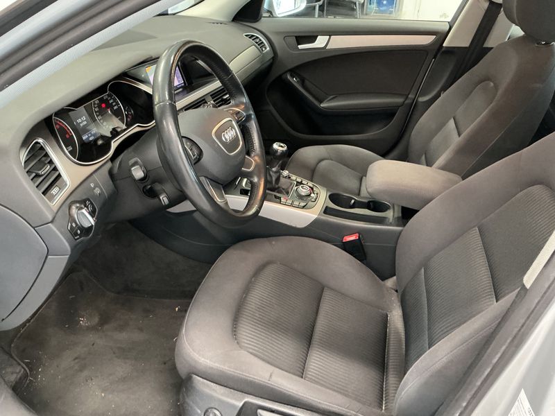Audi A4 2.0 TDI Attraction 2013 – снимка 11
