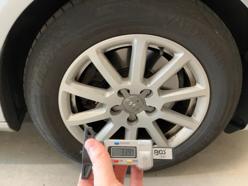 Audi A4 2.0 TDI Attraction 2013 – снимка 19