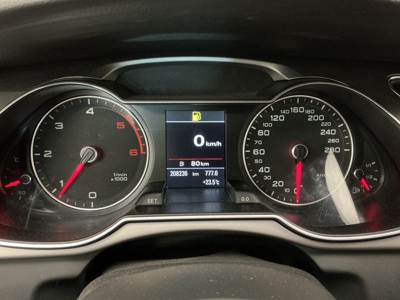 Audi A4 2.0 TDI Attraction 2013 – снимка 13