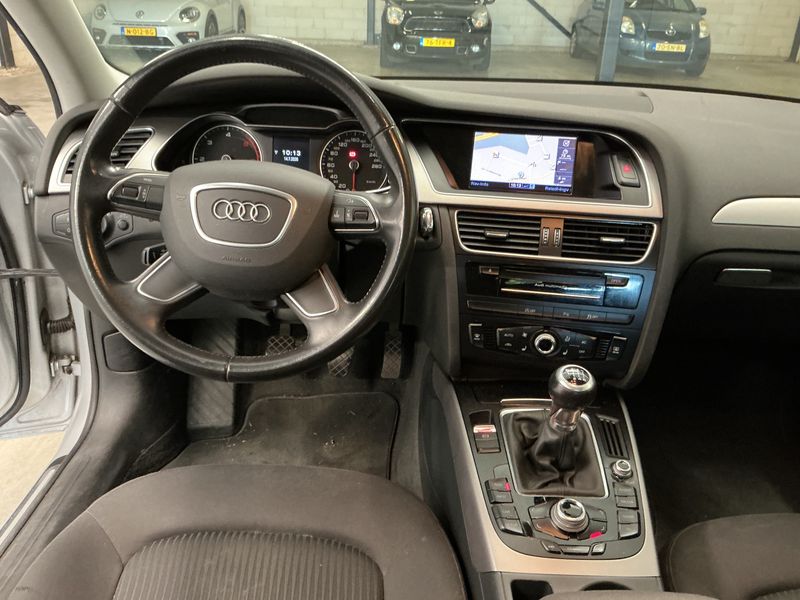 Audi A4 2.0 TDI Attraction 2013 – снимка 12