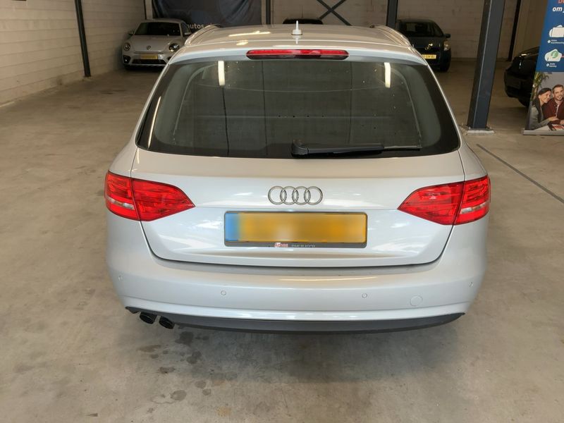 Audi A4 2.0 TDI Attraction 2013 – снимка 5