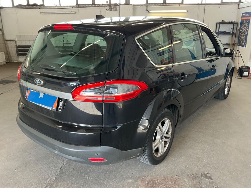 Ford S-Max 1.6 EcoBoost Titanium 2011 – снимка 2